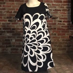 Black and White short sleeve flower dress
